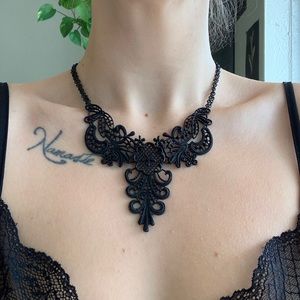 💍 Black Metal Lace Filigree Lace Choker Necklace